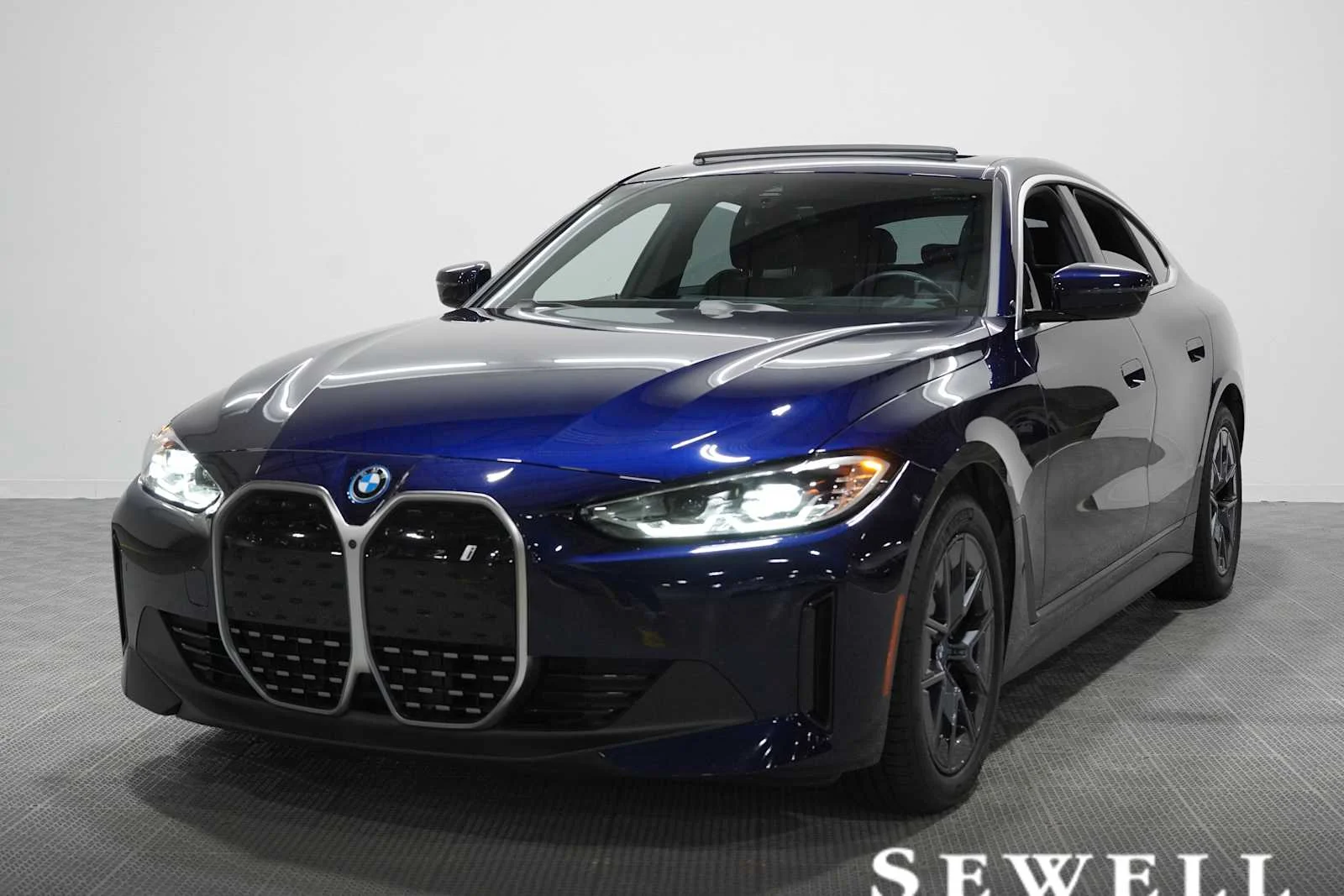 2023 BMW i4 eDrive35's photo