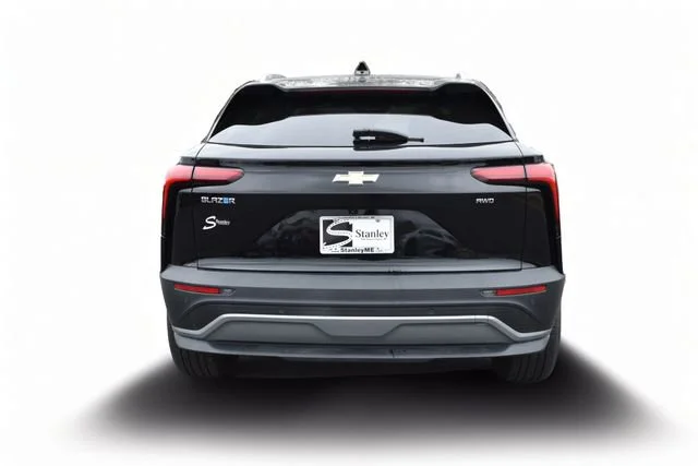 New 2025 Black Chevrolet LT image 5