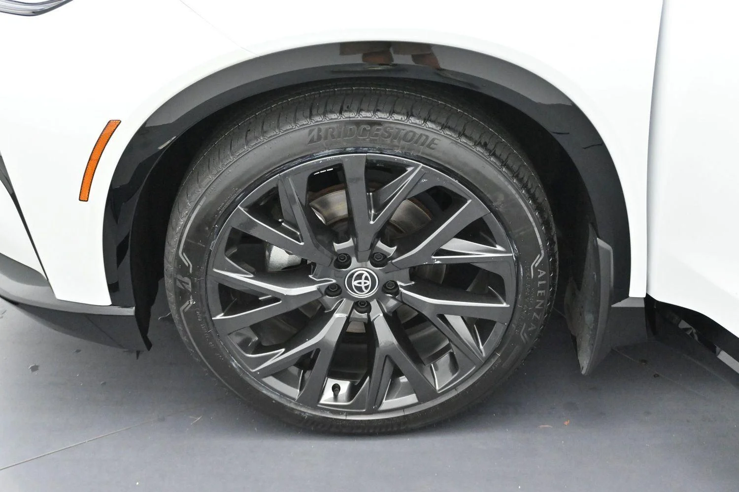 Used 2025  Toyota XLE image 34