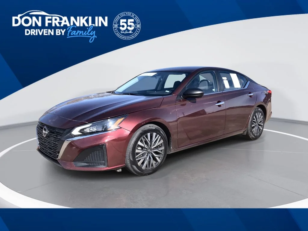 Used 2024 Red Nissan 2.5 SV image 1