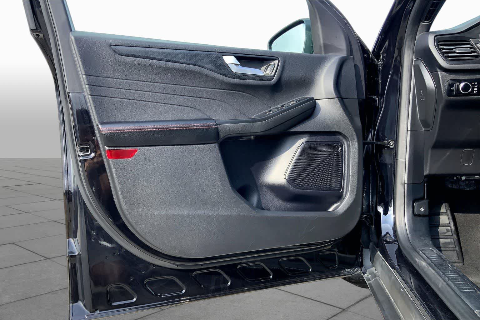Used 2024 Agate Black Metallic Ford ST-Line image 20