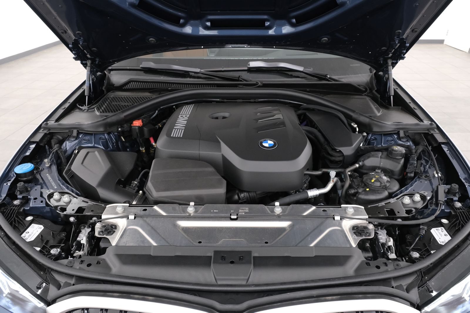 New 2026 Arctic Race Blue Metallic BMW 330i xDrive image 40