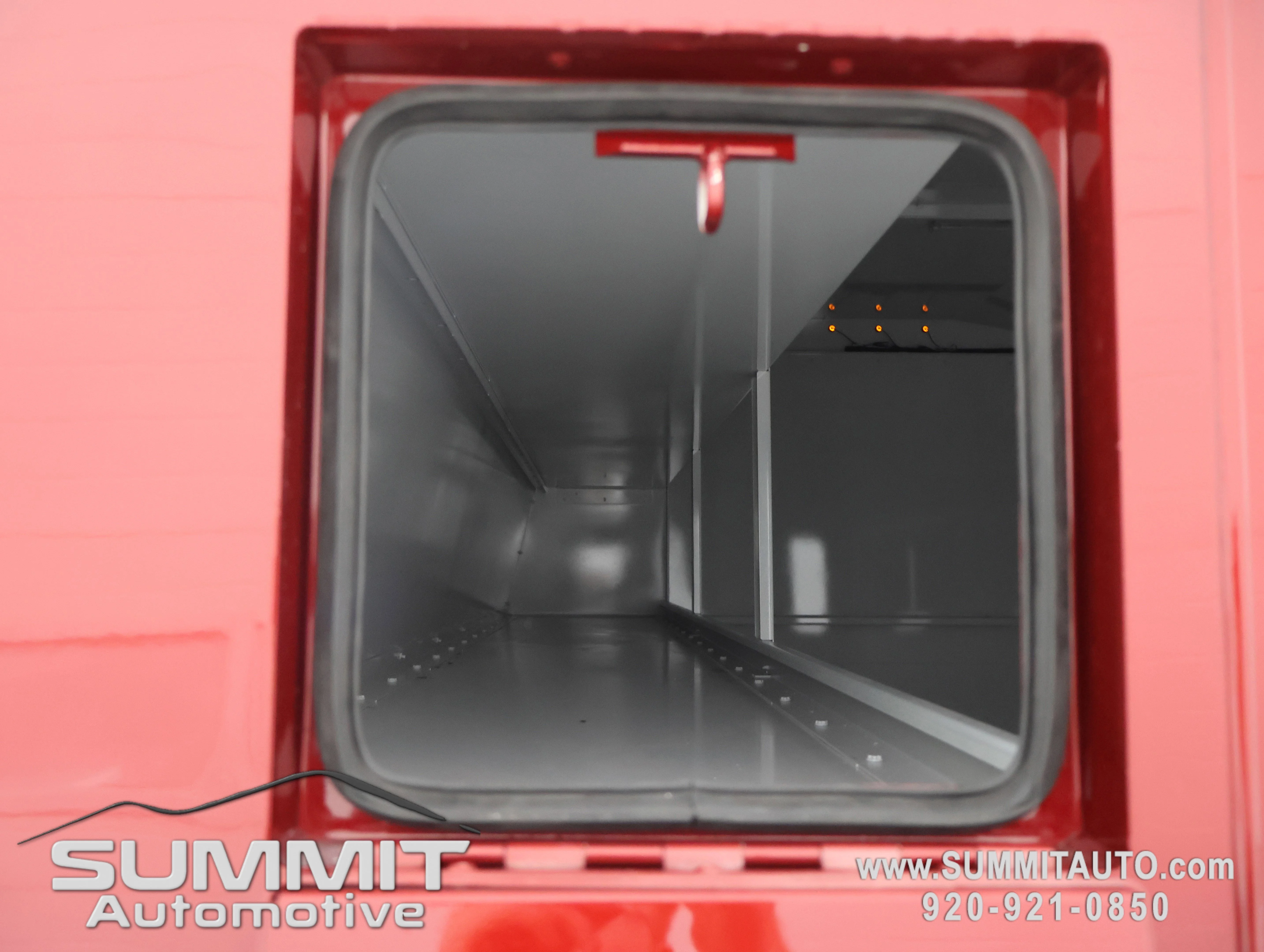 New 2026 Molten Red Pearl-Coat Exterior Paint RAM Tradesman image 29
