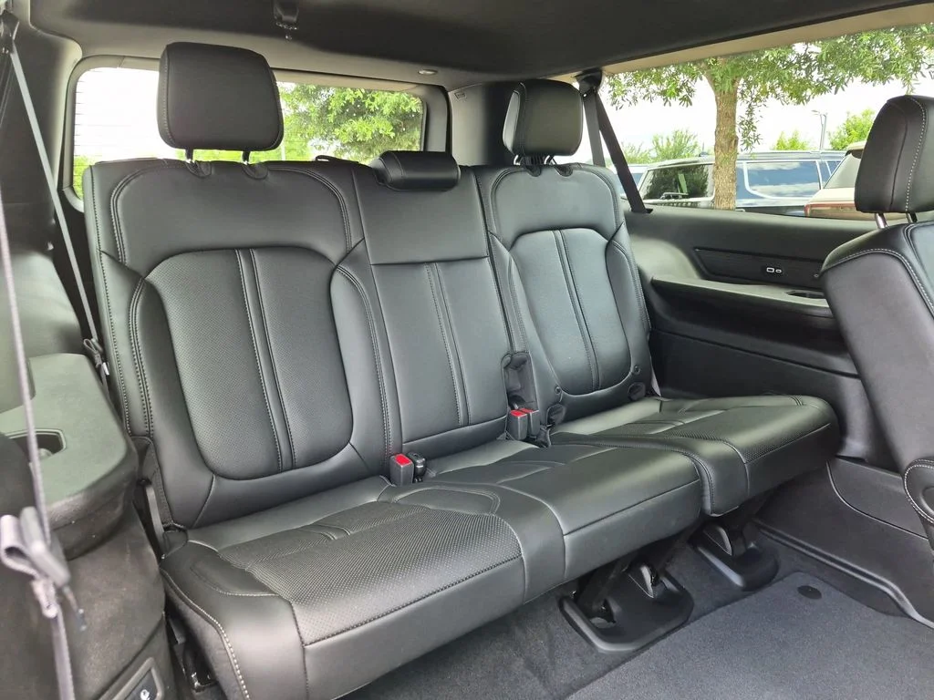 New 2026 High Gloss Black Exterior Paint Jeep  image 34