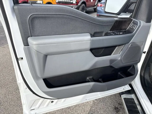 Used 2023 White Ford Lariat image 20