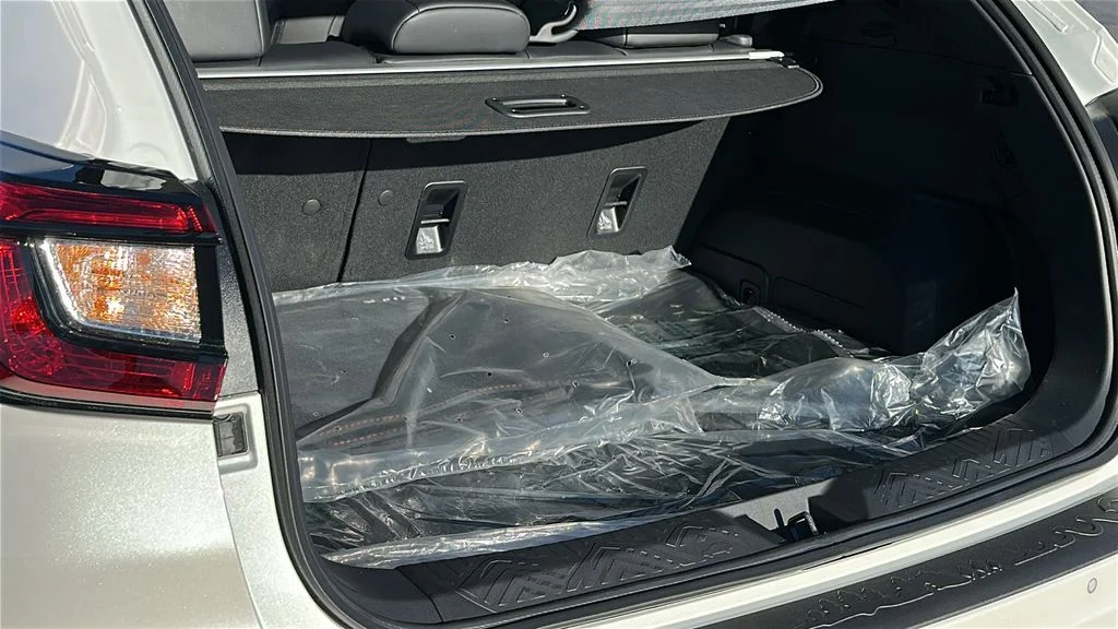 New 2026 CRYSTAL WHITE PEARL Subaru Limited image 27