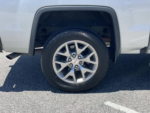 Used 2018 Silver GMC SLT image 7