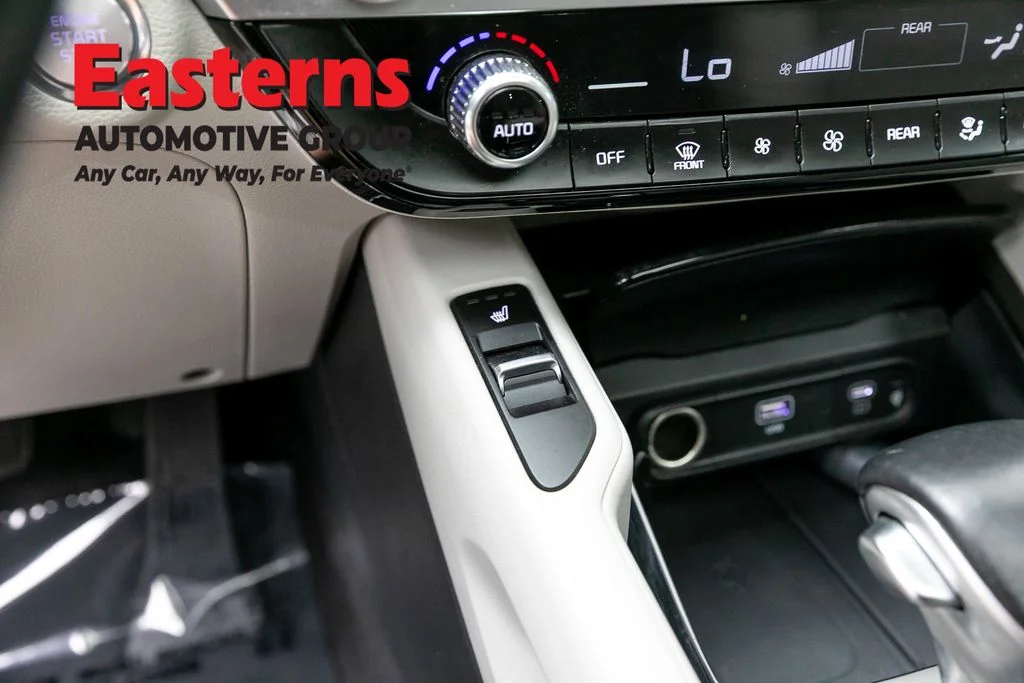 Used 2024 Black Kia S image 22