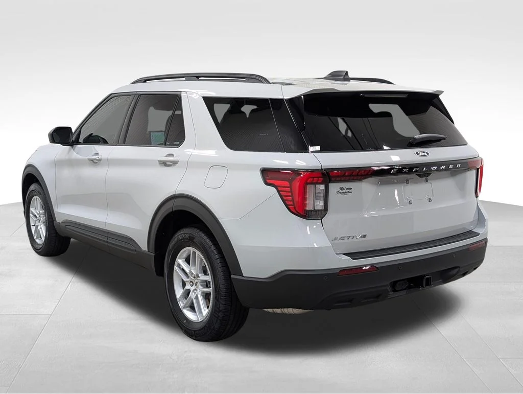 New 2027 Avalanche Gray Ford Active image 23