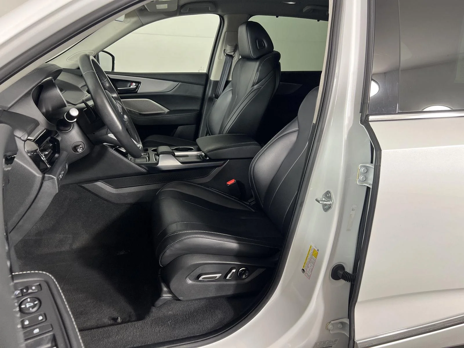 Used 2024 Platinum White Pearl Acura  image 14