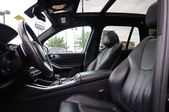 Used 2020 Black BMW xDrive40i image 17