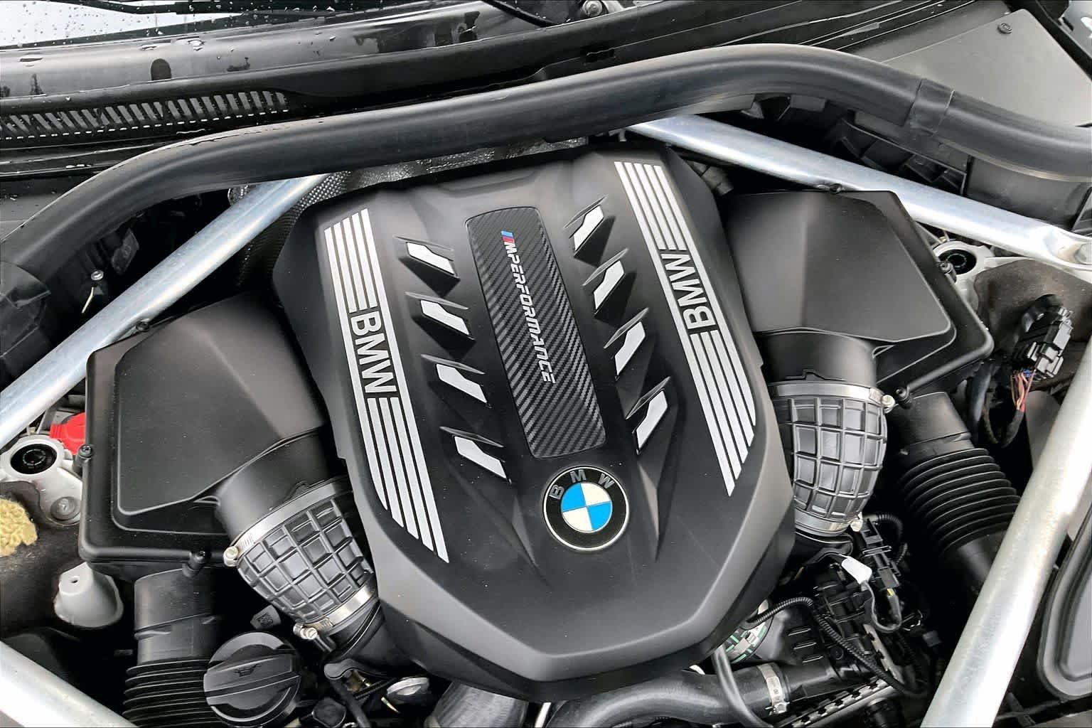 Used 2020 Alpine White BMW M50i image 30