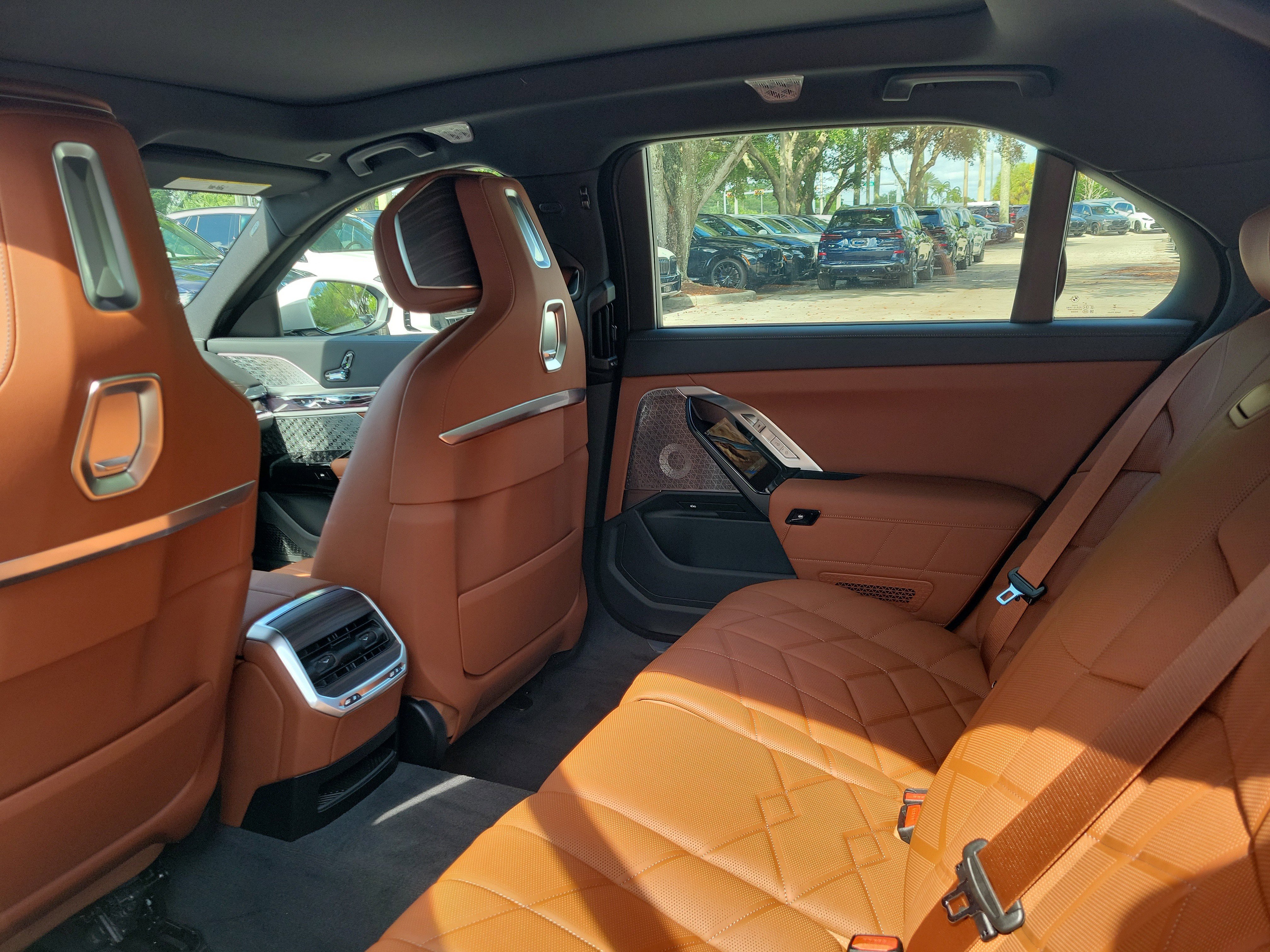 New 2026 Mineral White Metallic BMW 760i xDrive image 12