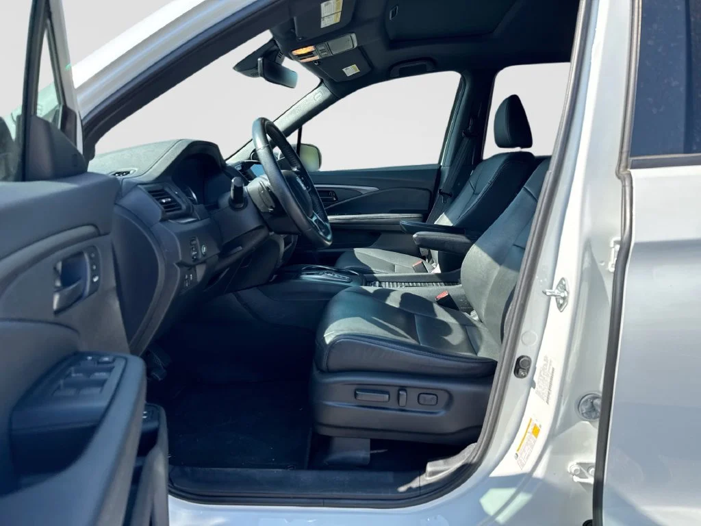 Used 2022 White Honda EX-L image 13