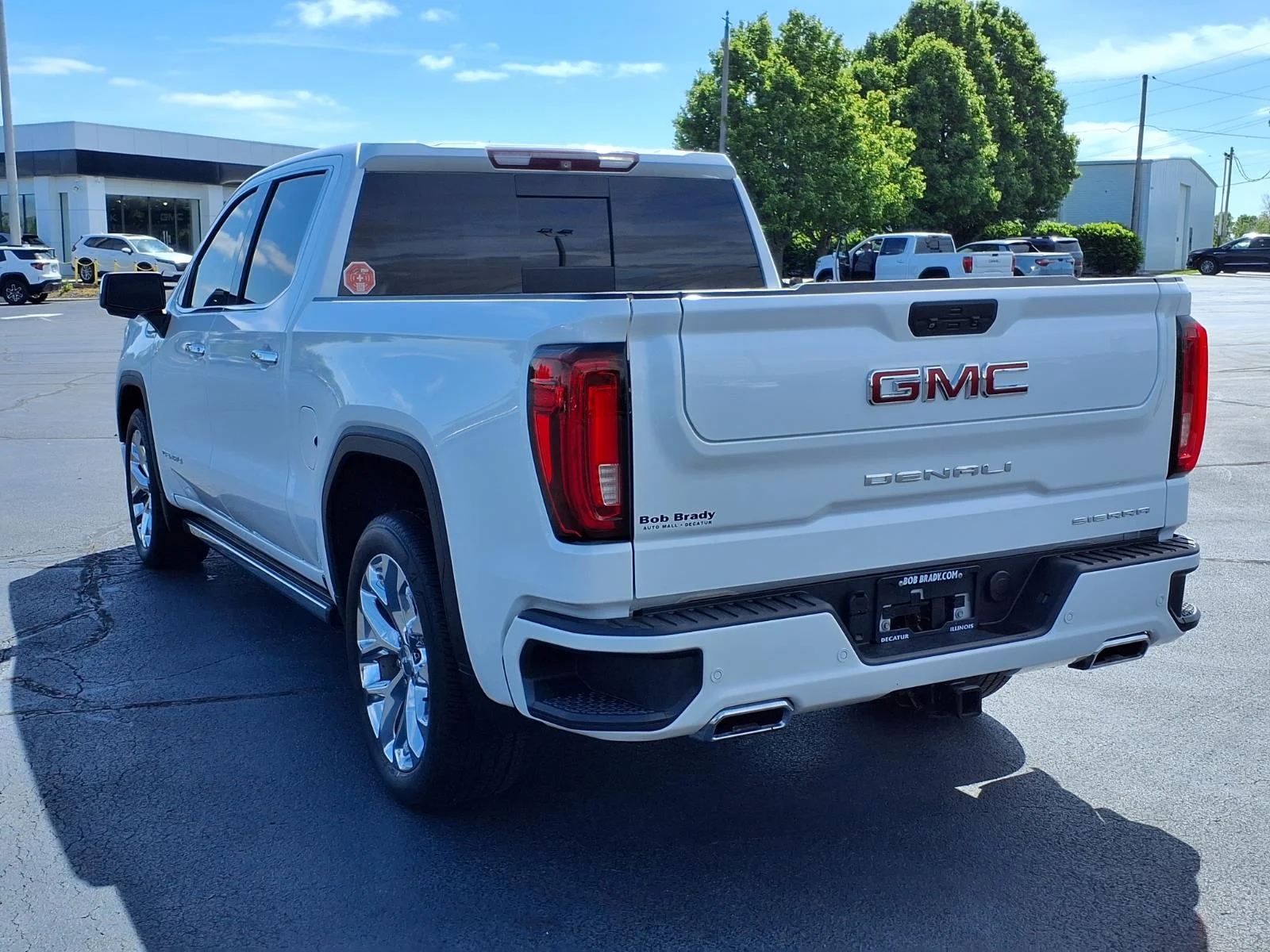 Used 2019 White GMC Denali image 26
