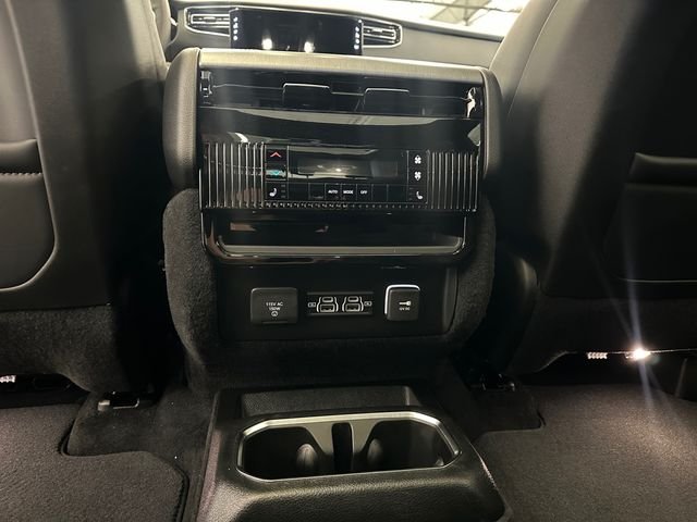 New 2026 High Gloss Black Exterior Paint Jeep Limited Reserve image 33