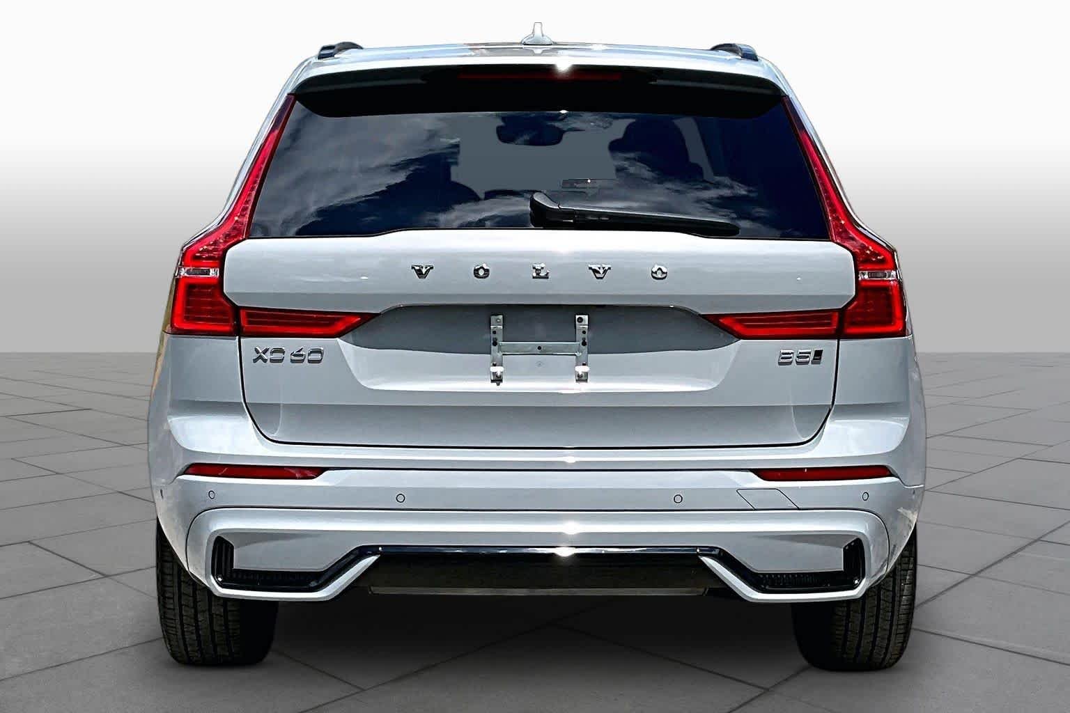 Used 2025 Vapour Grey Metallic Volvo Plus image 5
