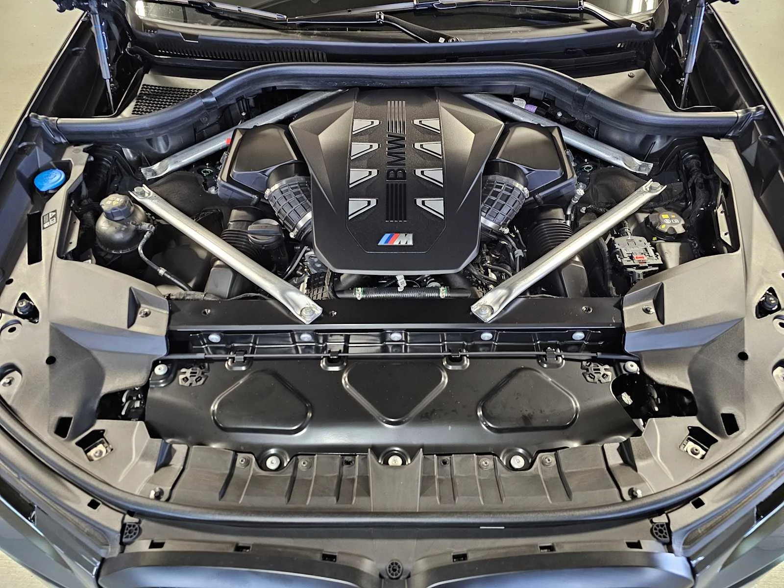 New 2026 Dravit Grey Metallic BMW M60i image 9