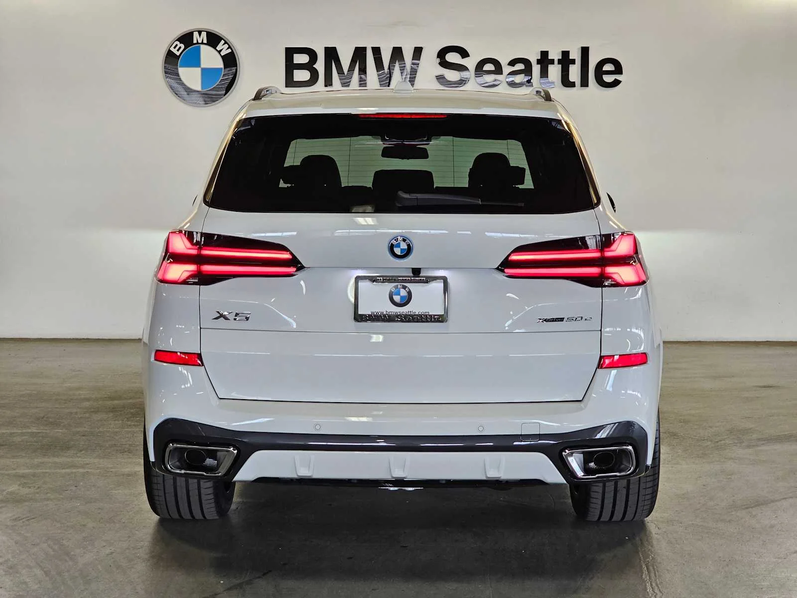 New 2026 Alpine White BMW xDrive50e image 5