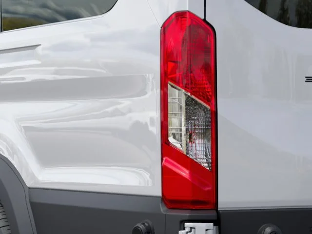New 2027 Oxford White Ford XLT image 21