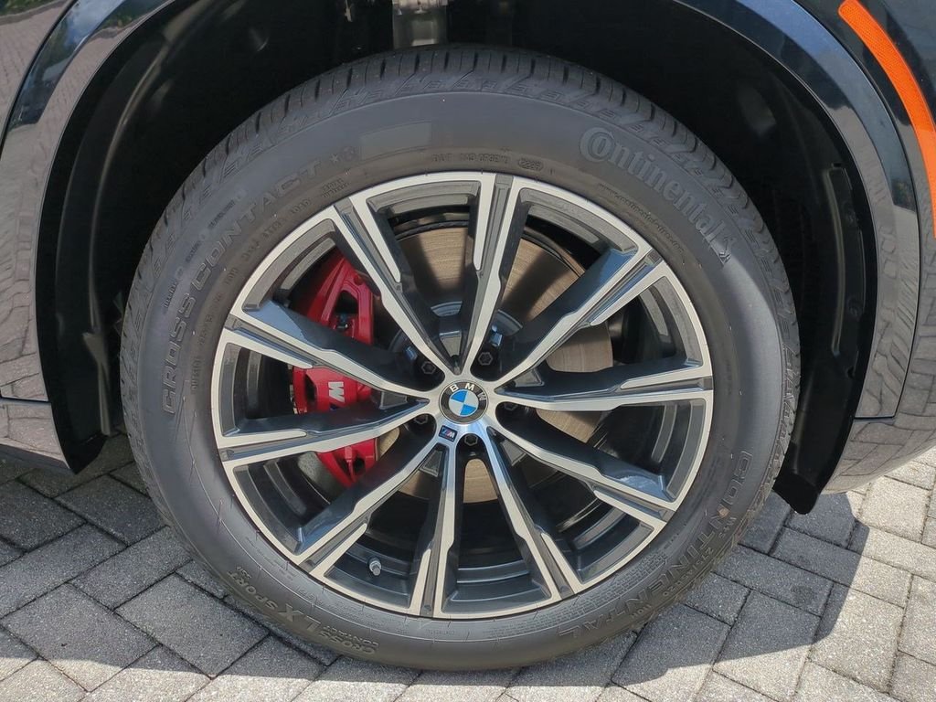 New 2026 Carbon Black Metallic BMW xDrive40i image 11