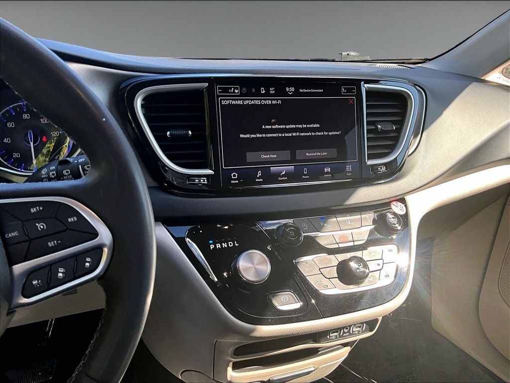 Used 2023 Bright White Clearcoat Chrysler Touring L image 19