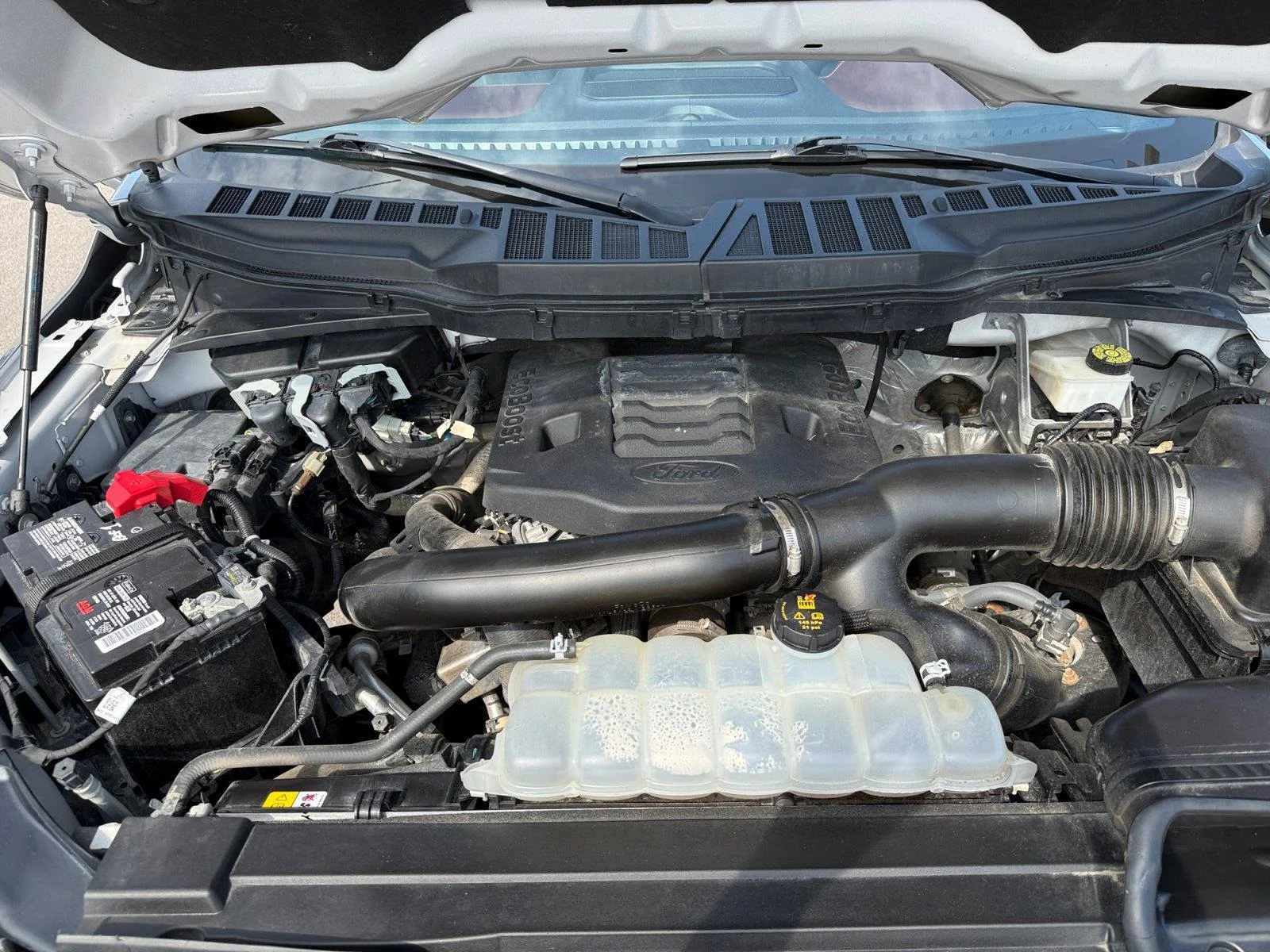 Used 2023 Iconic Silver Ford LARIAT image 31