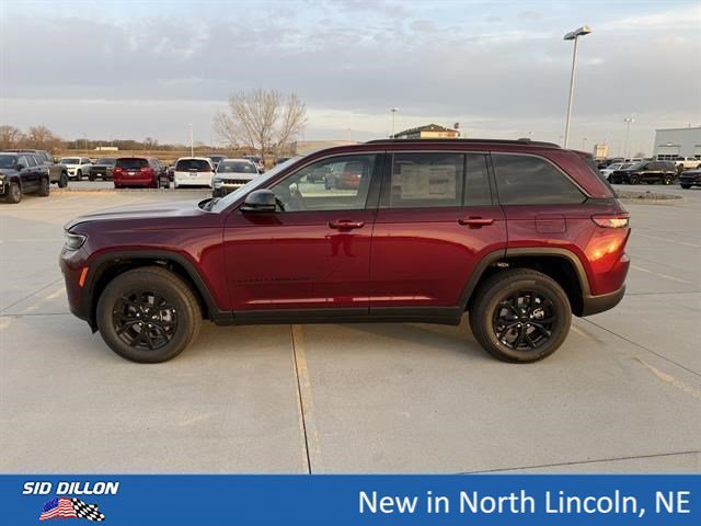 New 2026 Velvet Red Pearl-Coat Exterior Paint Jeep Altitude 4x4 image 2