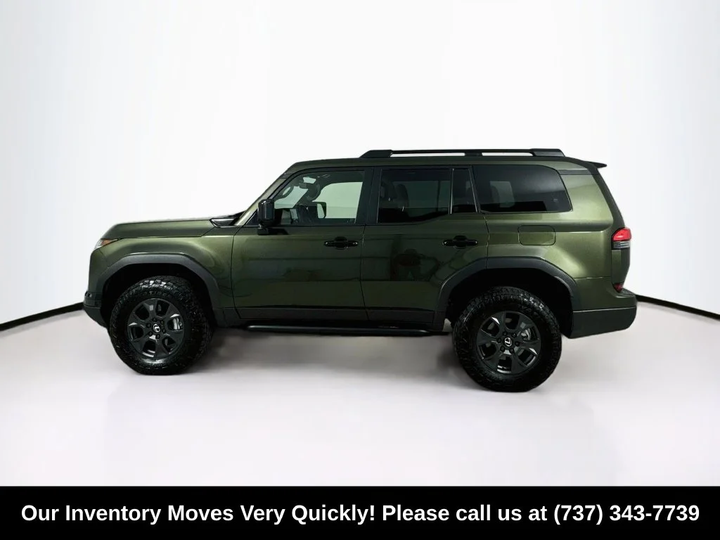 Used 2025 Green Pearl Lexus 550 Overtrail image 4