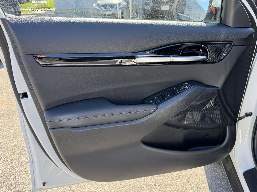 Used 2026 White Kia S image 26