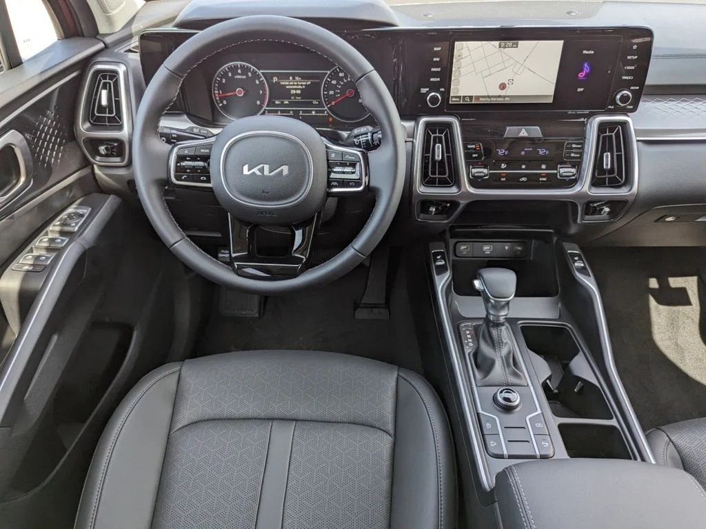 New 2023 RED Kia S FWD image 27