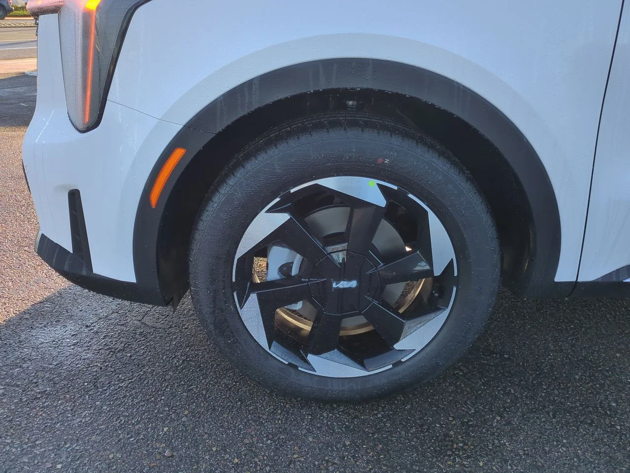 New 2026 Snow White Pearl Kia EX image 34