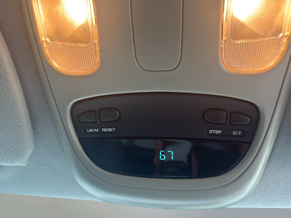 Used 2008 Gray Dodge SLT image 27