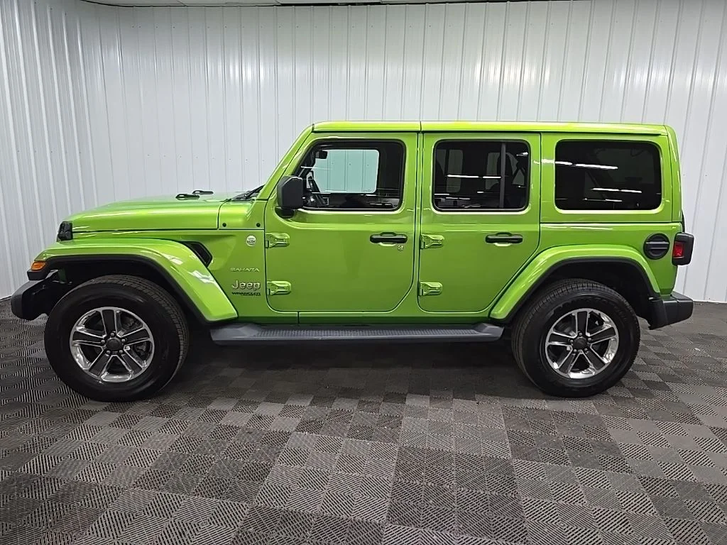 Used 2020 Green Jeep Unlimited Sahara image 5