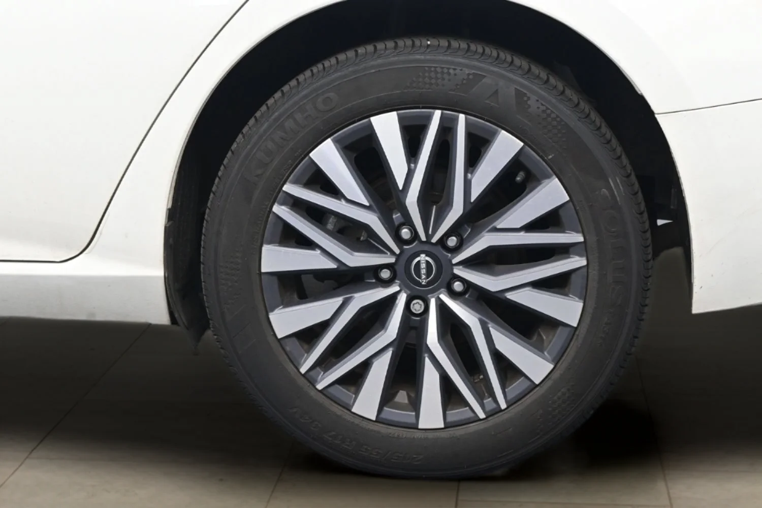 Certified Used 2024 Pearl White Tricoat Nissan 2.5 SV image 18