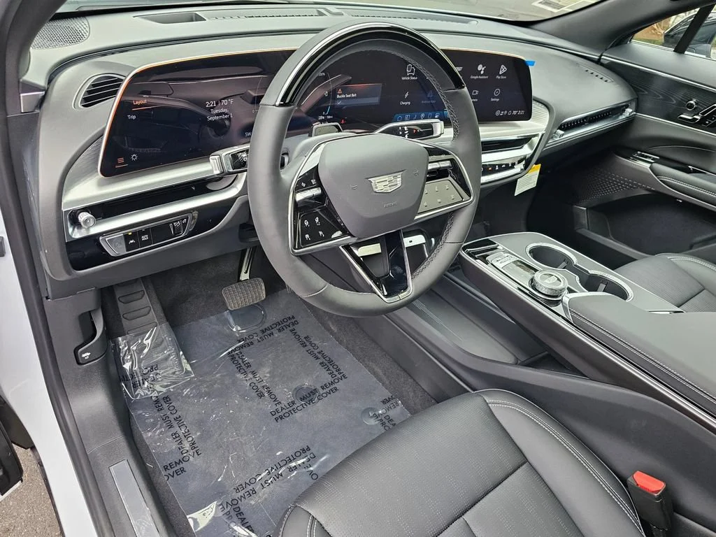 New 2026 Vibrant White Tricoat Cadillac Sport image 19