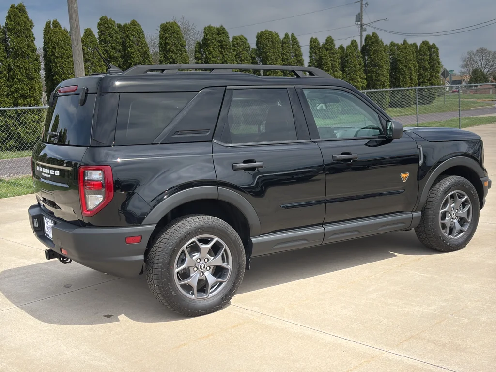 Used 2023 Shadow Black Ford Badlands image 5