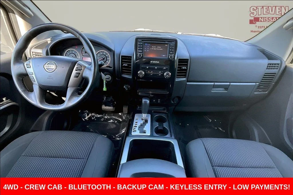 Used 2015 Silver Nissan SV image 8
