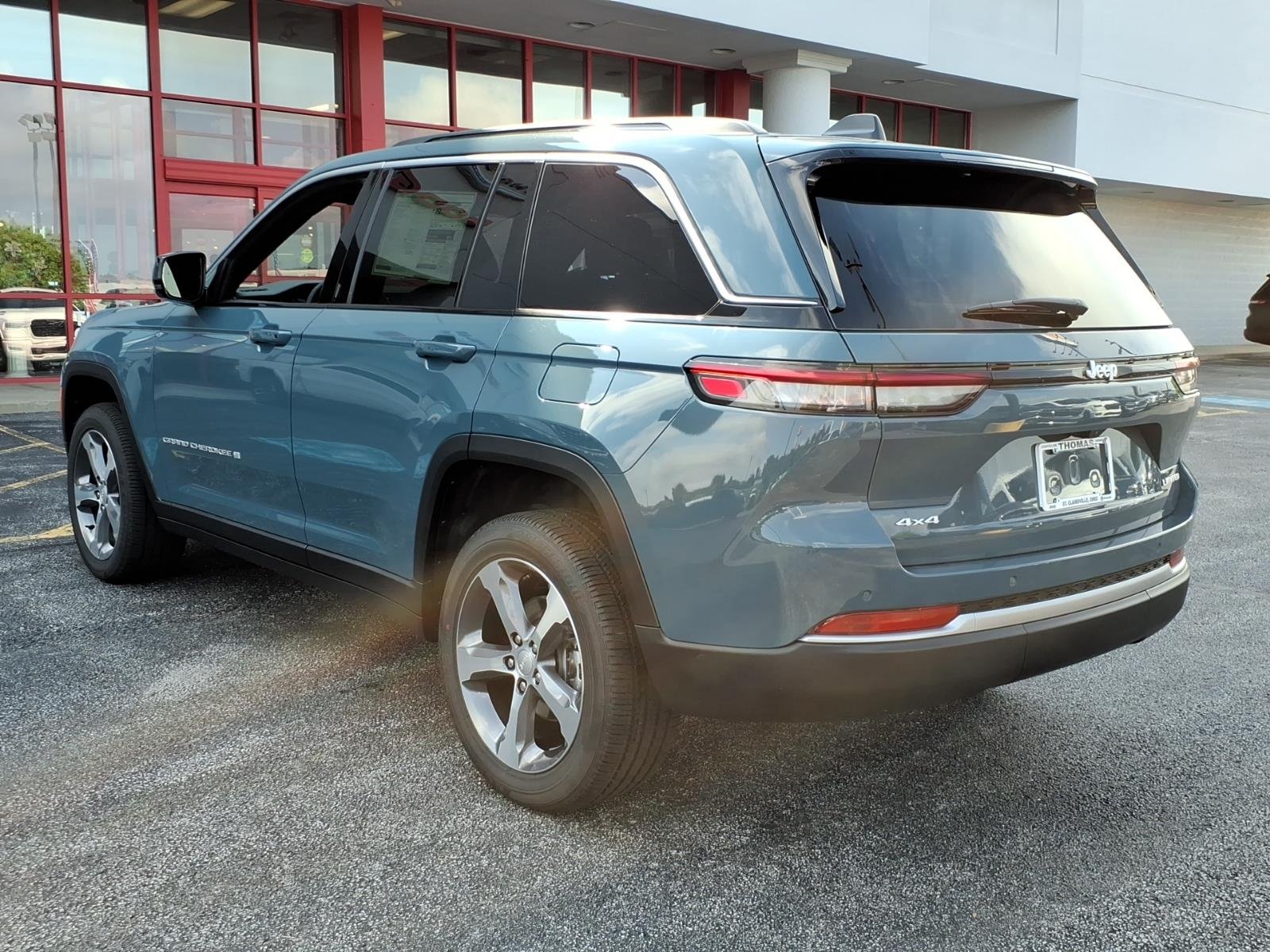 Used 2026 Steel Blue Jeep Limited image 4