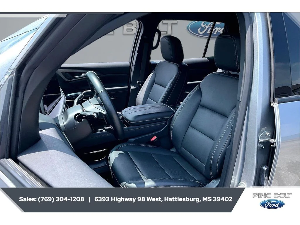 Used 2025 Sterling Gray Metallic Chevrolet FWD LT image 18