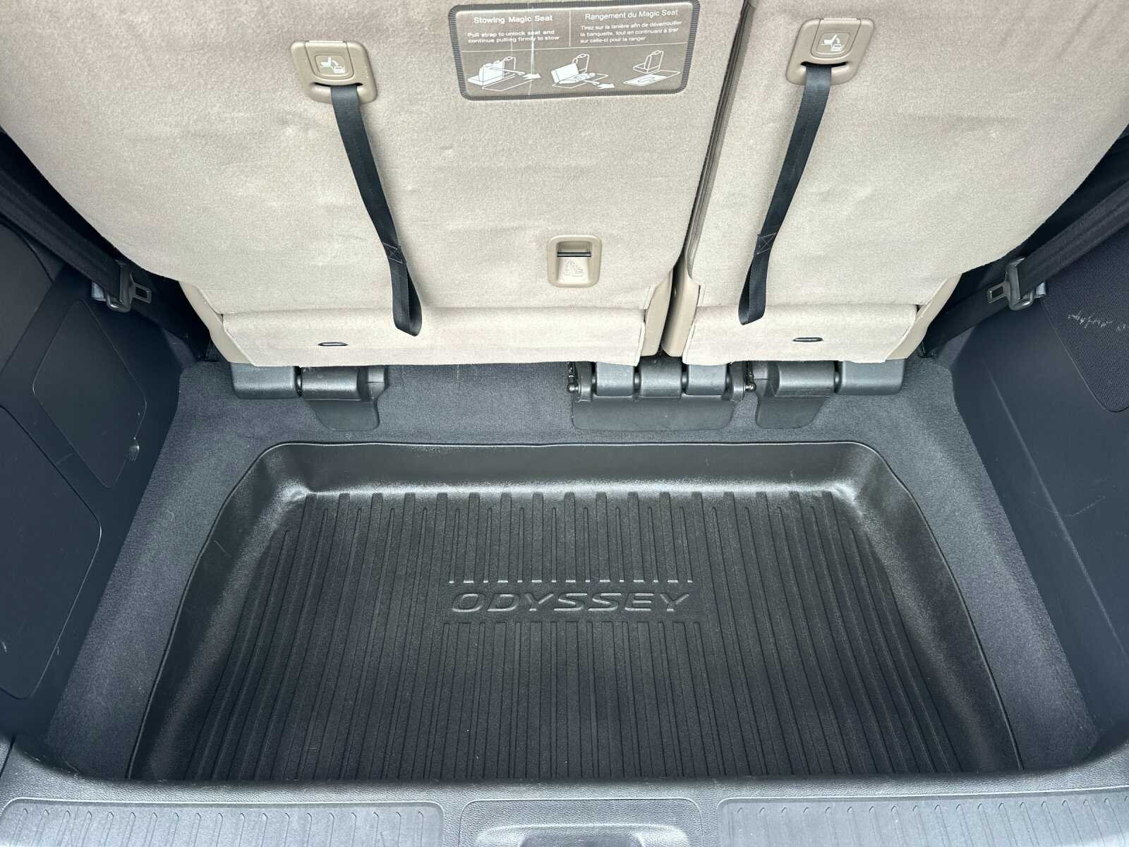 Used 2018 White Diamond Pearl Honda Elite 4D Passenger Van image 19