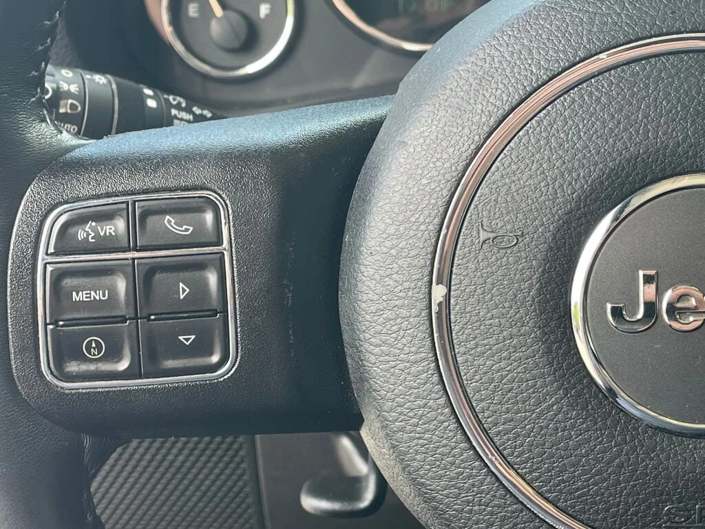 Certified Used 2018 Bright White Jeep Rubicon image 15