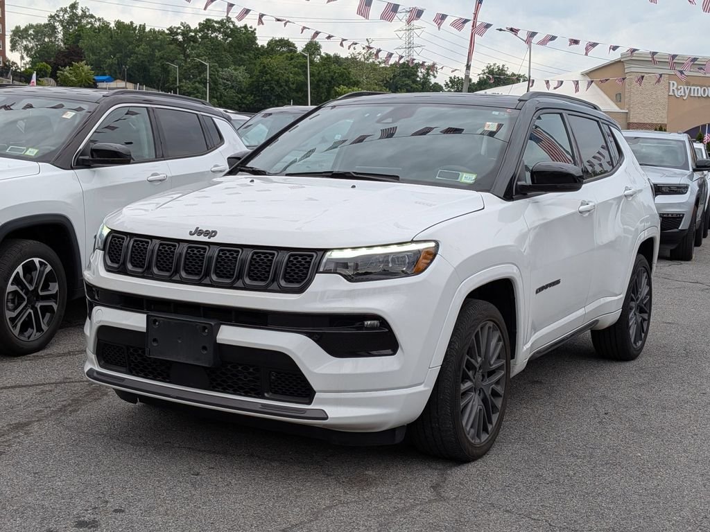 Used 2023 White Jeep Limited image 2