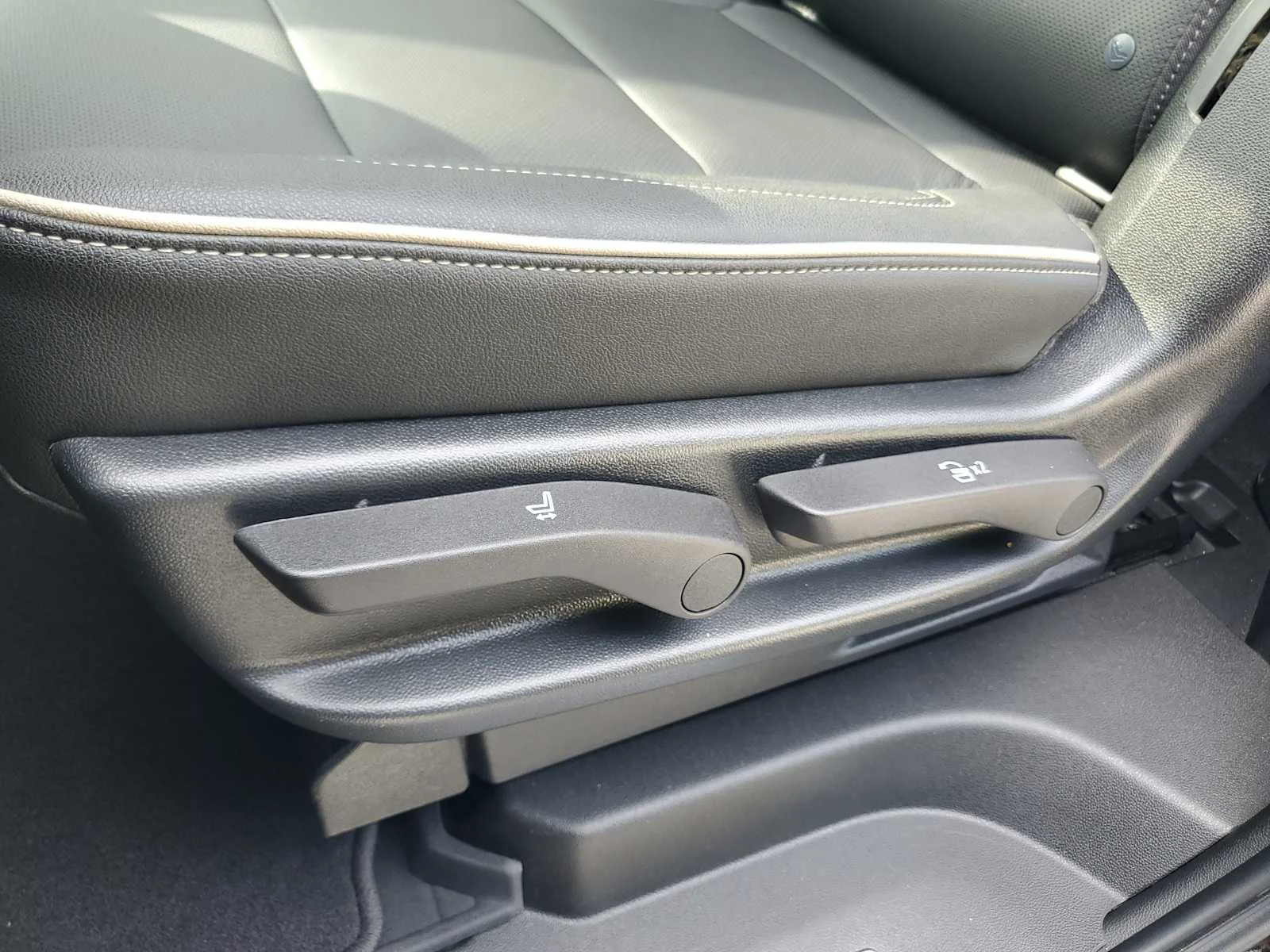 Used 2021 ONYX BLACK GMC SLT image 12