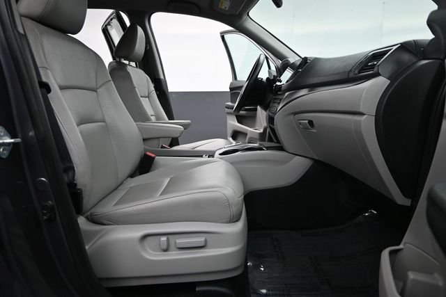 Used 2022  Honda EX-L image 21