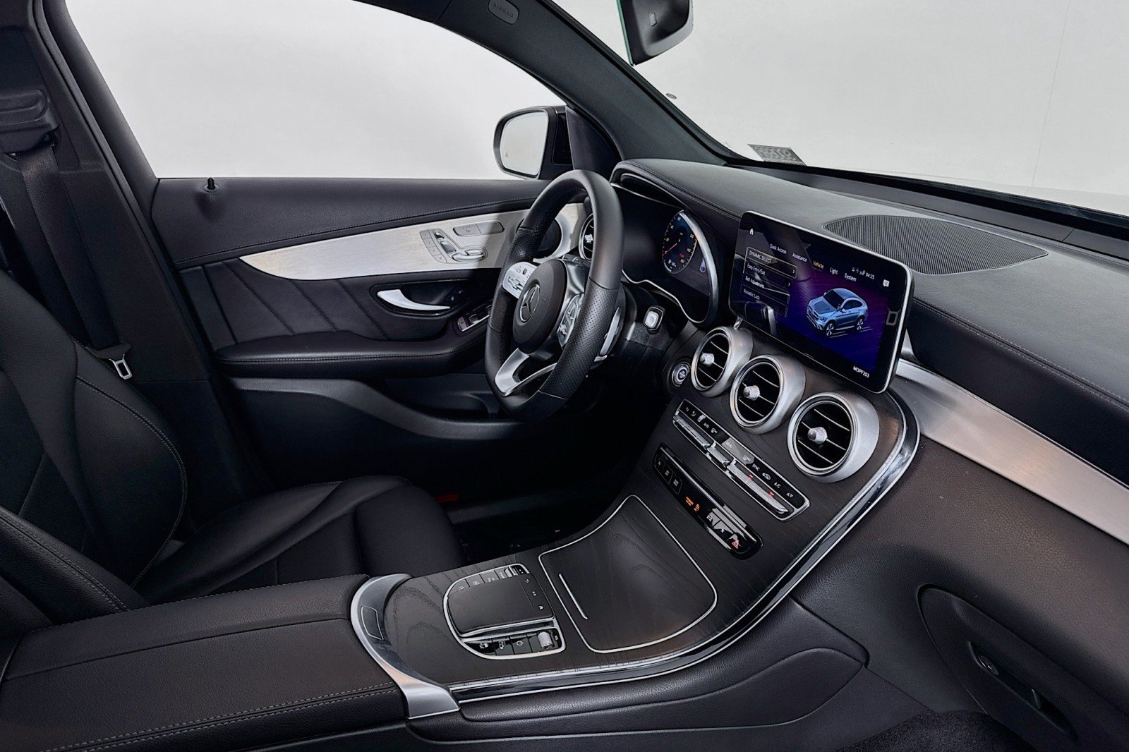Used 2022 Graphite Grey Metallic Mercedes-Benz 300 image 16