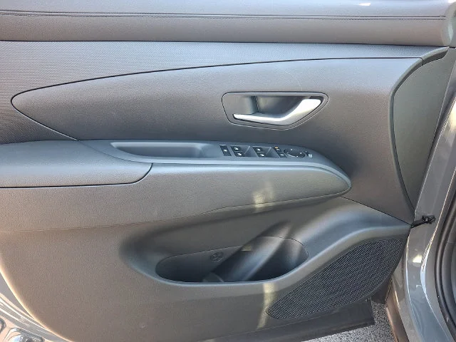 New 2027 Gray Hyundai SE image 8