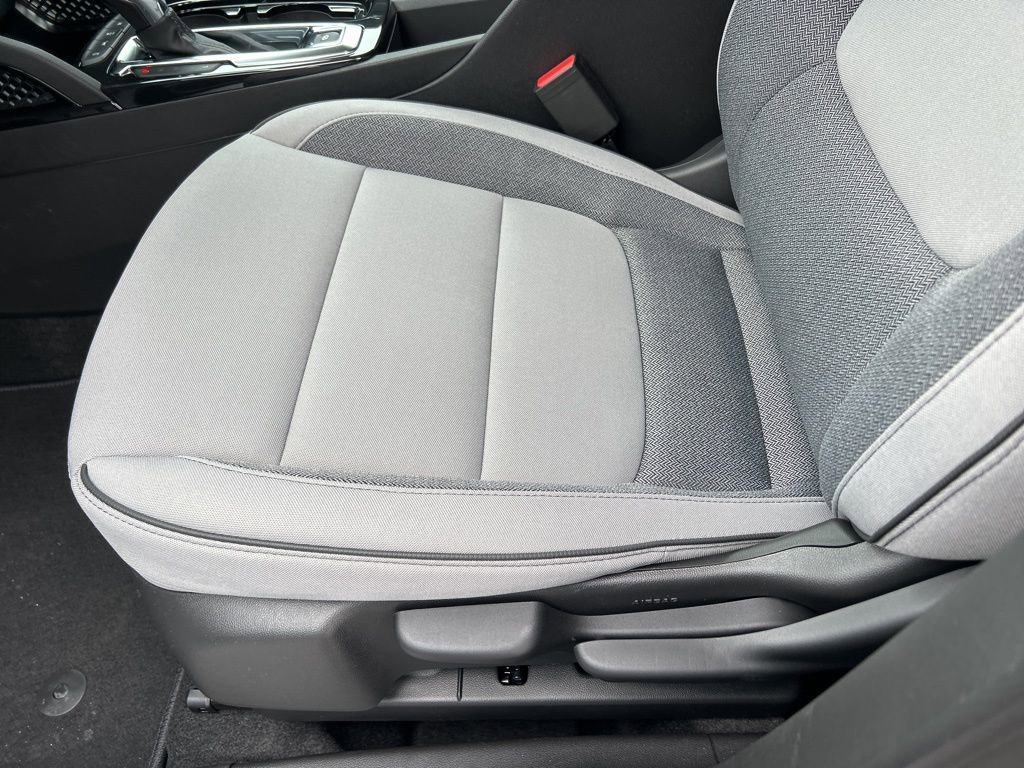 New 2026 Summit White Chevrolet LT image 20