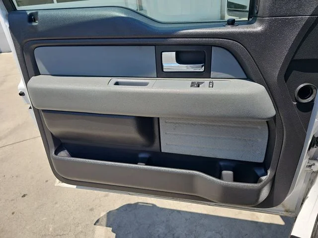 Used 2014 White Ford XL image 20