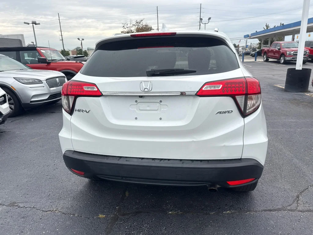 Used 2021 Platinum White Pearl Honda EX image 6